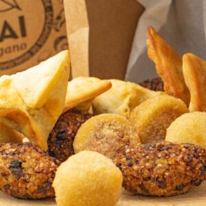 Mini Empanadinhos de Salsicha 15unid - Uai Vegano - Imagem 1