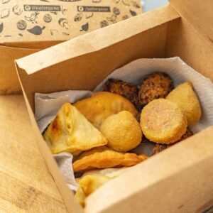 Mini Empanadinhos de Salsicha 15unid - Uai Vegano - Imagem 2
